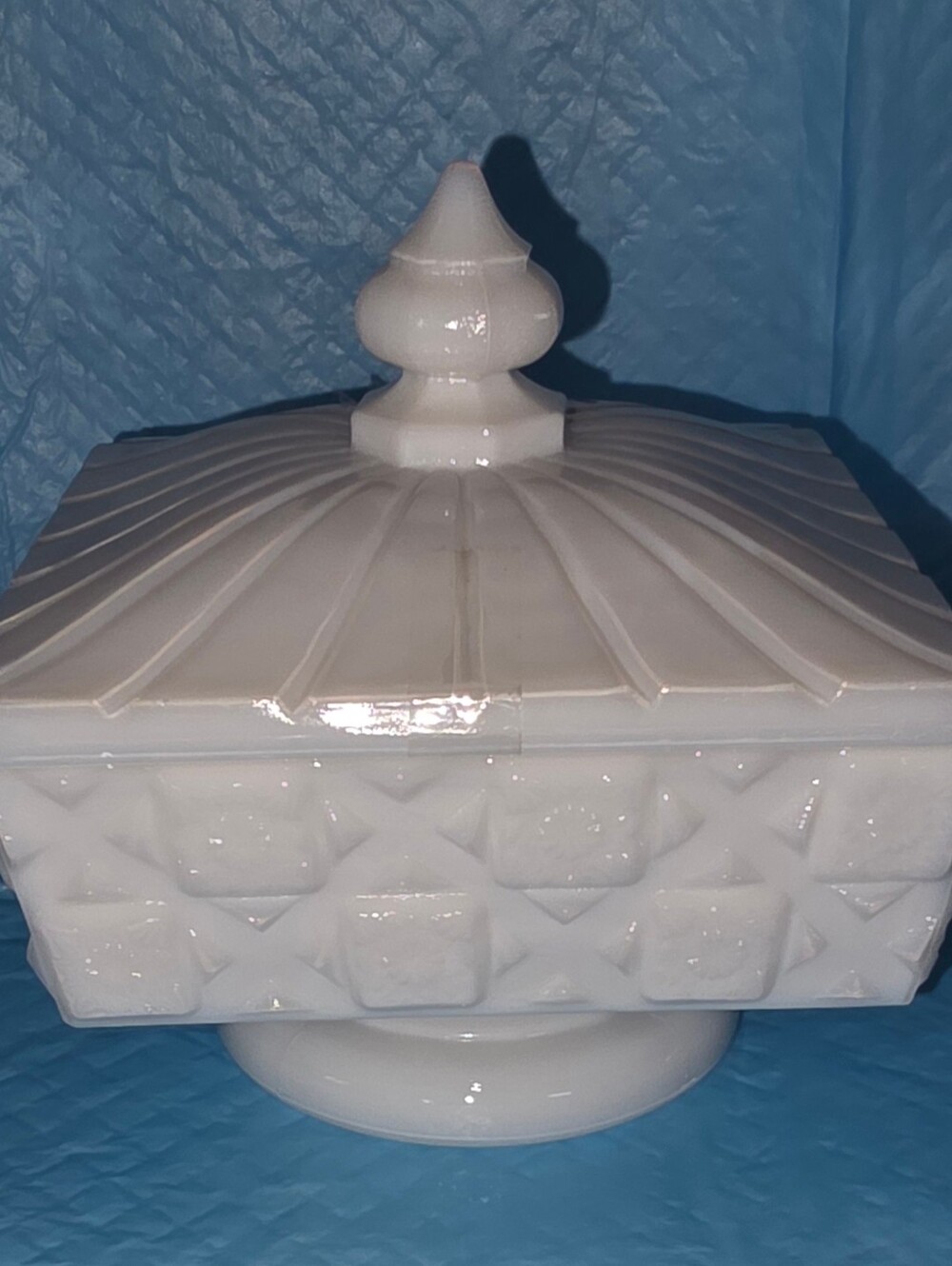 Westmoreland Milk Glass Pedestal Square Candy Box "Old Quilt" Pattern - Picture 9 of 11